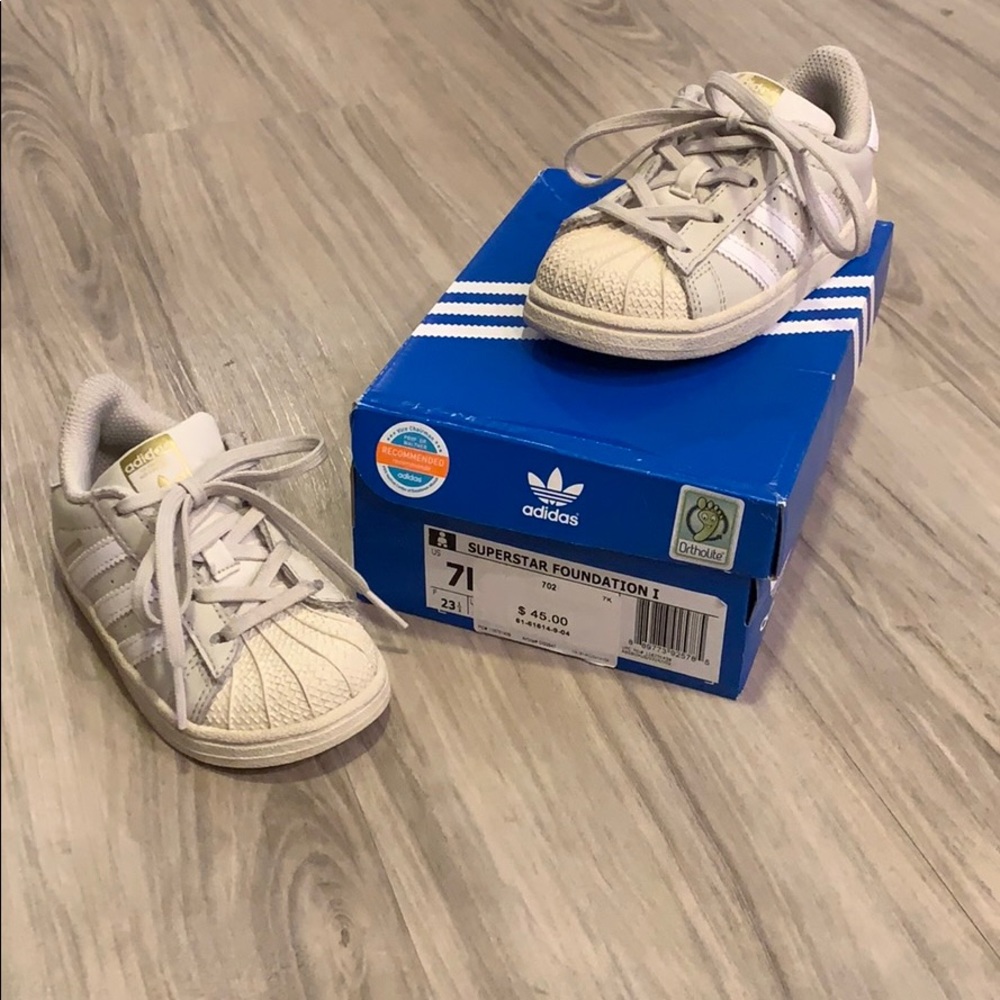 Adidas superstars